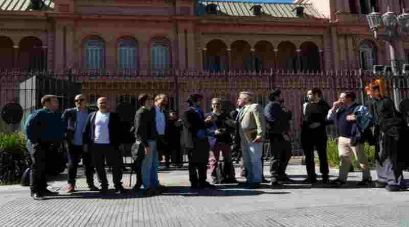 Fuerte gesto autoritario: El gobierno prohibió este jueves el ingreso de la prensa acreditada a la Casa Rosada