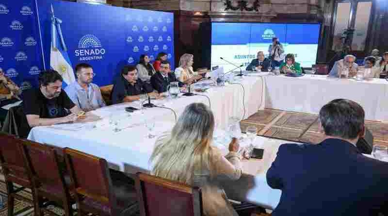 Ley de Propiedad privada: extranjeros sin límite, la reforma que genera división entre LLA y sus aliados