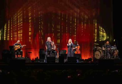 Historia viva del rock internacional: Robert Plant brindó un recital solemne en Rosario