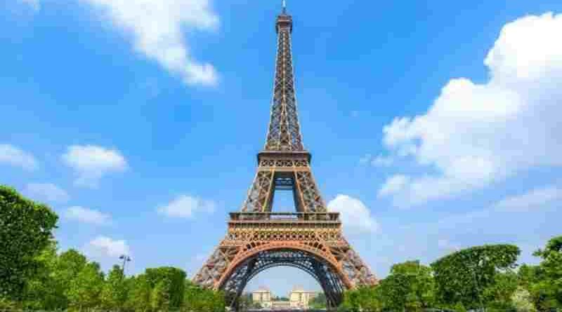 Francia: Un tramo de escalera de la Torre Eiffel fue subastada en 450.000 euros