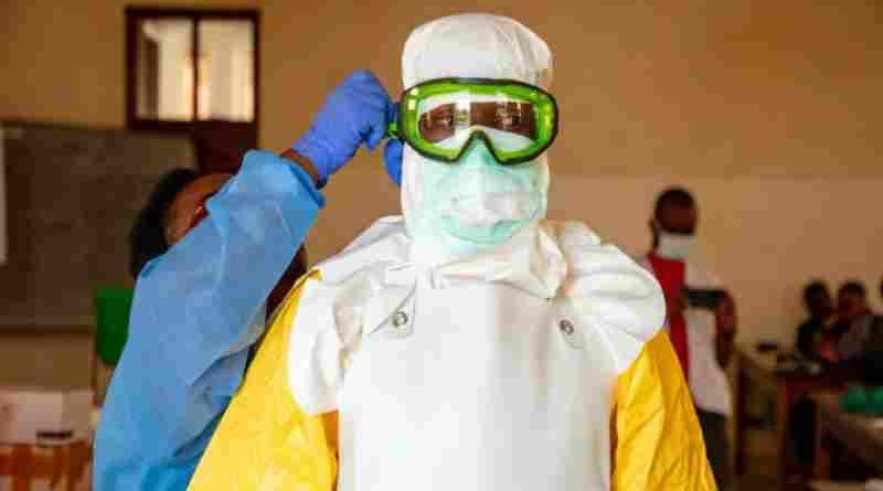 África alerta de “alto riesgo” en diez países por el brote de ébola