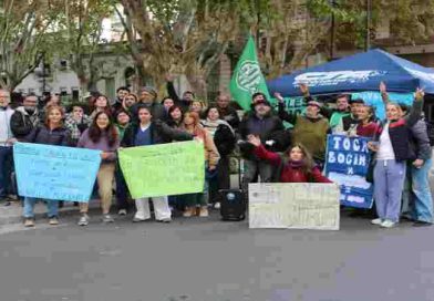 Municipales de ATE Rosario reclamaron por salarios mediante una olla popular