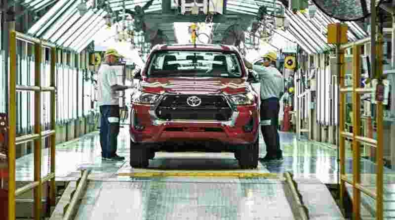 Por la presión de los autos chinos, las automotrices congelan precios en Argentina