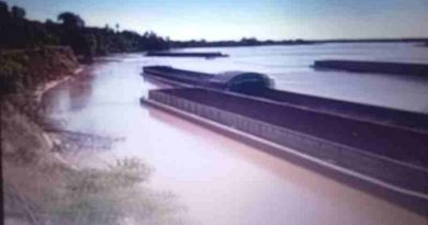 Gremio marítimo denunció la existencia de barcazas abandonadas a orillas del río Paraguay