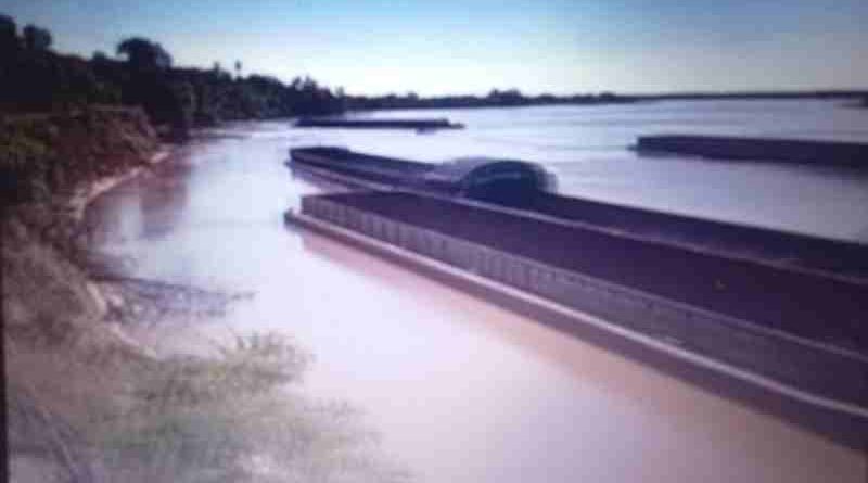 Gremio marítimo denunció la existencia de barcazas abandonadas a orillas del río Paraguay