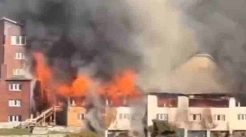 Se incendió un histórico hotel en Bariloche