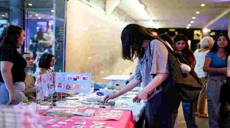 Mayo en el Cultural Fontanarrosa: intercambio de figuritas, k-pop y música en vivo