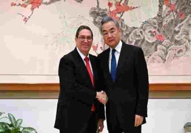 China advierte su firme decisión de apoyar a Cuba