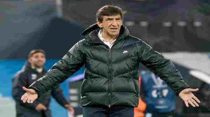 Costas puso en duda su continuidad en Racing: “No voy a tomar decisiones en caliente”