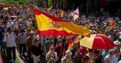España: Una multitud copó las calles de Madrid para exigir la renuncia de Pedro Sánchez