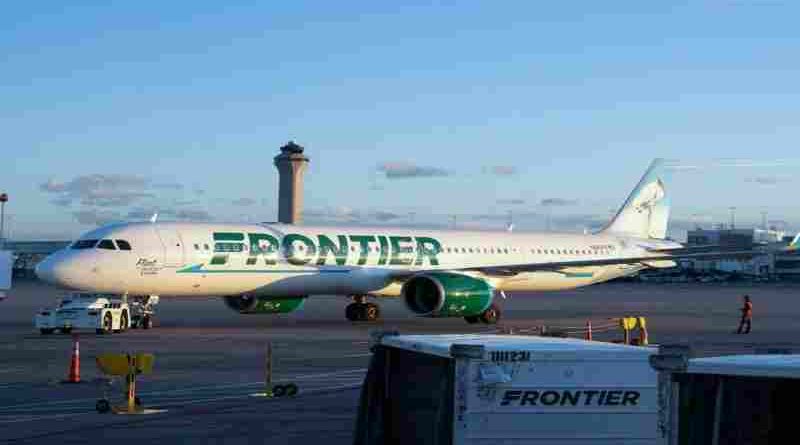 Estados Unidos: una persona murió succionada por el motor de un avión en Denver