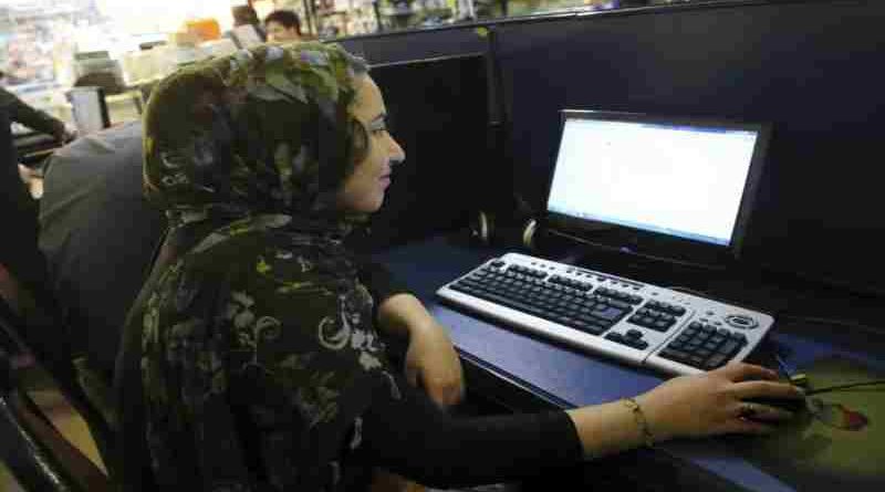 Irán reabre el acceso internacional a internet, según informan medios estatales
