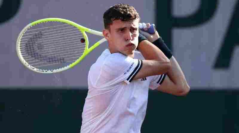 Juan Manuel Cerúndolo dio el batacazo del año y eliminó a Sinner en Roland Garros