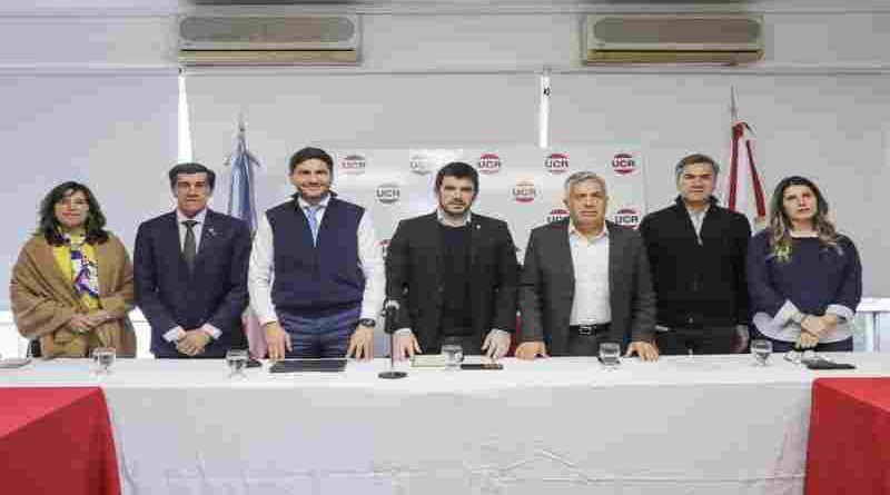 Los gobernadores radicales se reunieron en el Comité Nacional y comienza la carrera a 2027