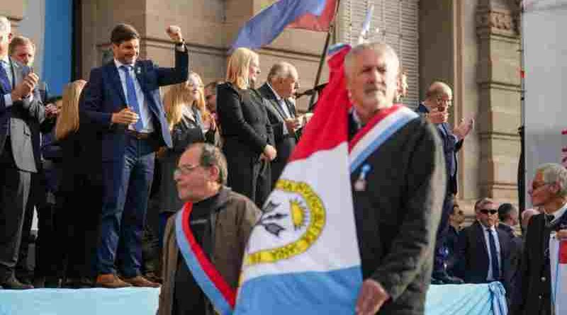 Pullaro: “La Revolución de Mayo nos enseñó que las transformaciones verdaderas requieren valentía, diálogo y sentimiento colectivo”