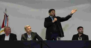 Pullaro reivindicó la regionalización como “el camino para mostrarle al país un modelo de desarrollo y producción”