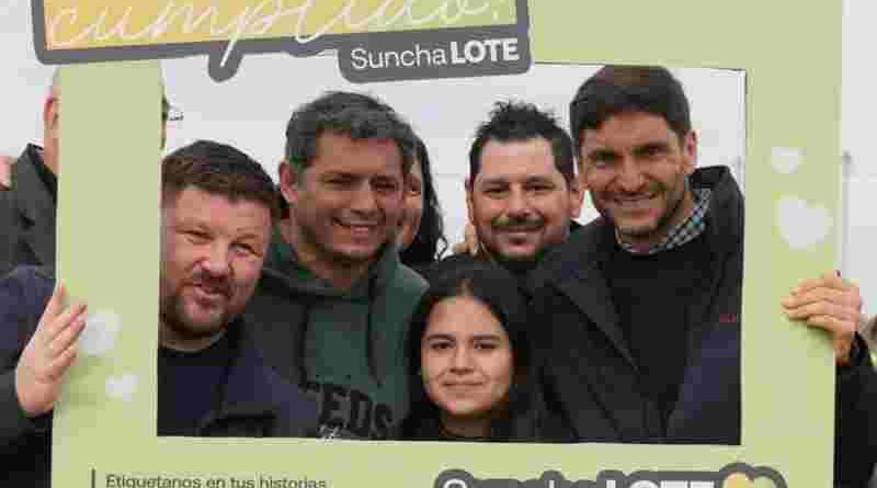 Pullaro en Sunchales: “La obra pública es desarrollo, igualdad y trabajo” dijo al entregar 328 lotes que darán origen a un nuevo barrio