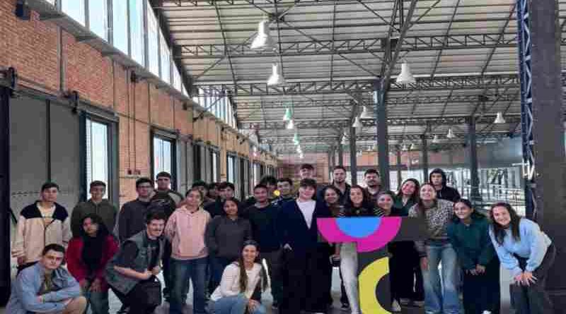 Jóvenes de la ciudad se capacitaron con tecnología utilizada por las empresas más innovadoras del mundo