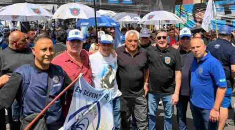 Conductores Navales cruzaron duro a ministro Sturzenegger que ponderó la desregulación del transporte fluvial