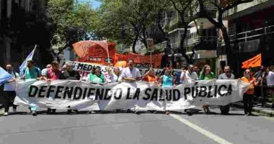 Gremios locales se suman a la marcha por la salud
