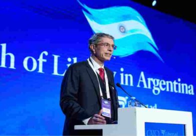 “La Argentina cambia de modelo y los sectores que pierden beneficios hacen ruido”, según economista