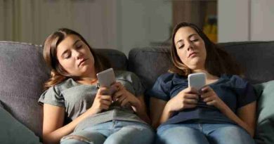 Nomofobia y ansiedad social: La crisis silenciosa que reconfigura el cerebro de los adolescentes