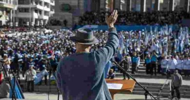 Una promesa muy especial: Abel Pintos encabezó la ceremonia de este viernes