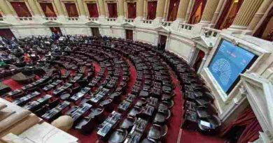 La doble vara moral a full: se cayó la sesión de la oposición para interpelar a Adorni