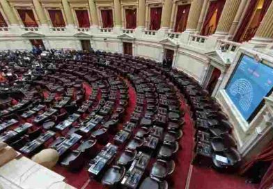 La doble vara moral a full: se cayó la sesión de la oposición para interpelar a Adorni