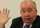 Grondona vuelve al centro de la escena en un libro que explora los secretos del poder en el fútbol