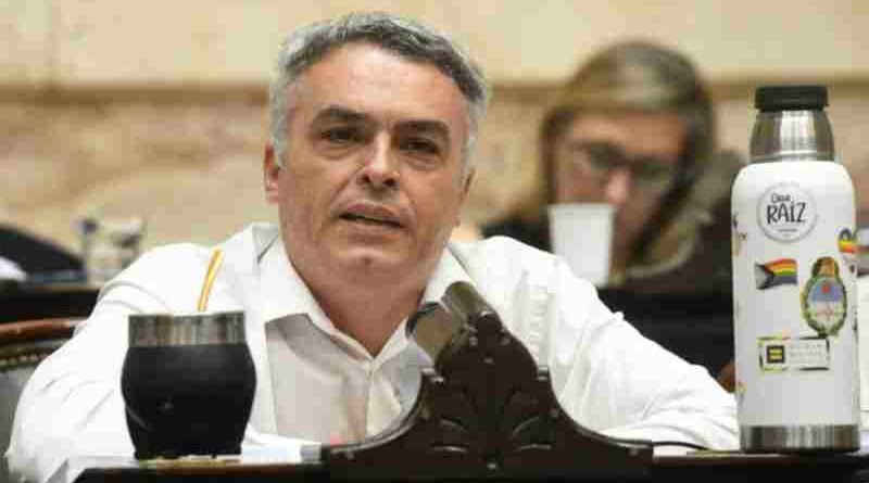 Esteban Paulón sobre la renuncia de Adorni: “una especie de novela en vivo con la cual intentaron disfrazar el escándalo”