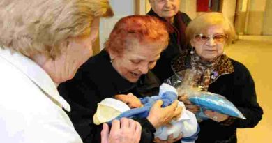 “Mil65”: el innovador programa de la Municipalidad para acompañar a la primera infancia y a las personas mayores