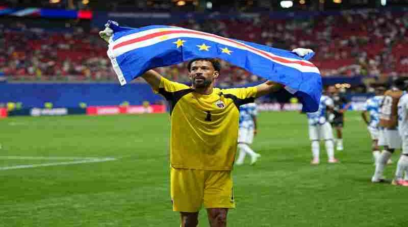 Vozinha, estrella de Cabo Verde en el Mundial, es el nuevo arquero de Colo Colo
