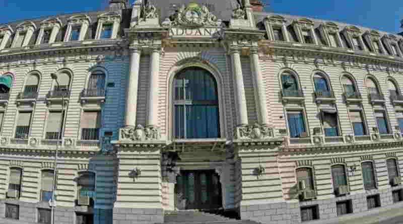Milei reformó el régimen aduanero postal