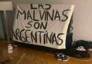 La historia de la bandera de Malvinas que terminó en manos de los jugadores argentinos
