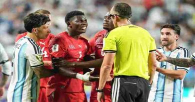 La IFAB admitió que la expulsión de Embolo ante la Argentina fue un error del VAR