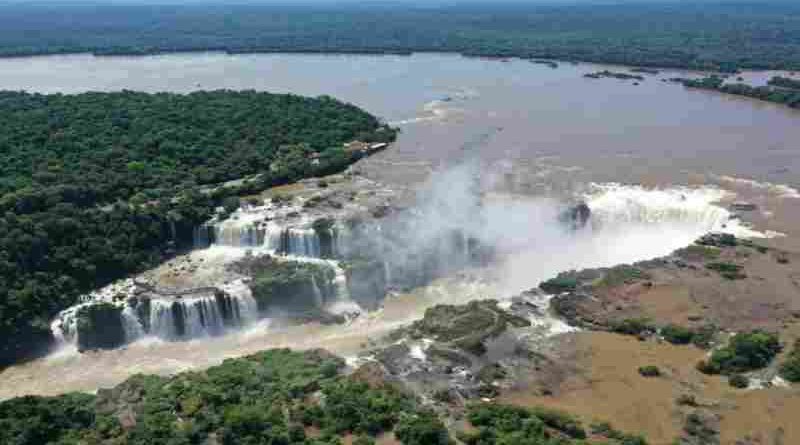 Cerraron la Garganta del Diablo: el río Iguazú alcanzó los 8,33 millones de litros por segundo