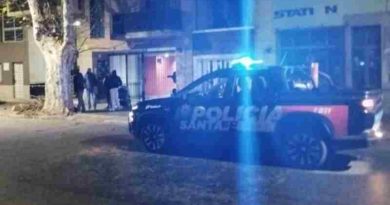 Misterio y muerte en Barrio San Martín: hallan a un joven sin vida en la vereda y hay un par de hipótesis