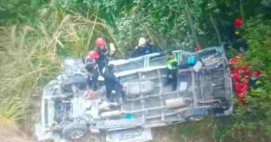Perú: Una combi cayó a un abismo en el norte del país y dejó un saldo, al menos, 14 muertos