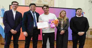 Pullaro reconoció a Los Leones como embajadores de los Juegos Suramericanos Santa Fe 2026