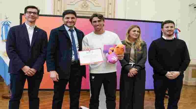 Pullaro reconoció a Los Leones como embajadores de los Juegos Suramericanos Santa Fe 2026