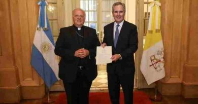El nuevo nuncio apostólico se reunió con Quirno y crecen las expectativas por una visita del papa León XIV