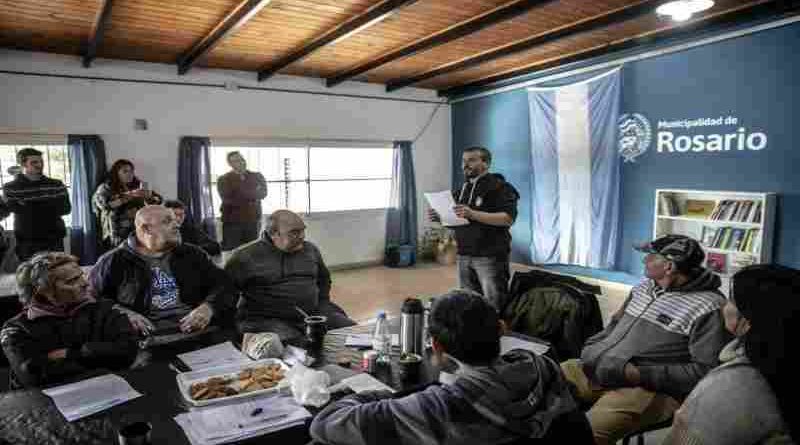 Municipio y UNR presentaron el proyecto de bibliotecas para los refugios de personas en situación de calle