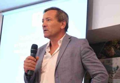 Renunció el director de la Oficina de Presupuesto del Congreso