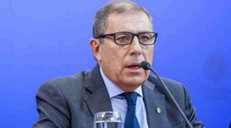 Uruguay: Ministro de Economía pidió cuidar las cuentas públicas para no terminar como Argentina