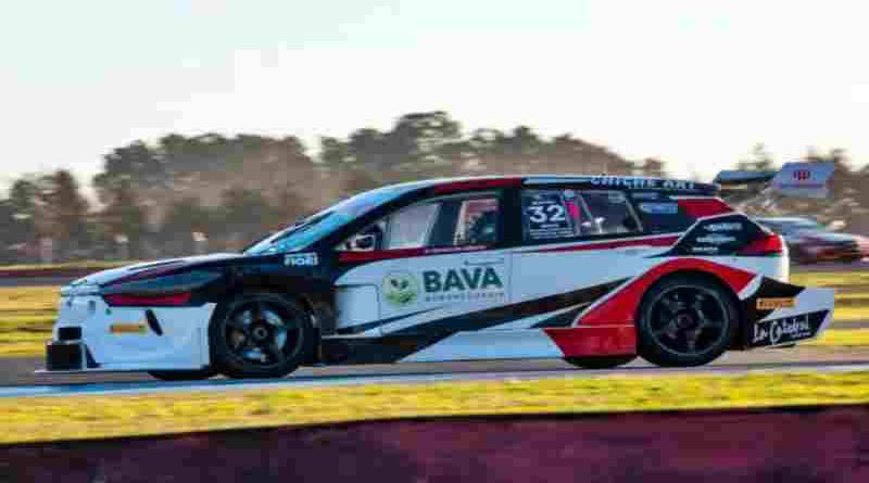 Ponce de León aguantó la presión en la última vuelta y se quedó con la final en Toay