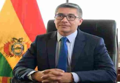 Bolivia: presidente destituye al ministro de Economía