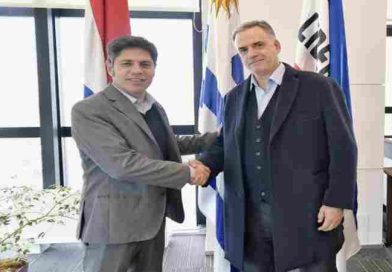 Kicillof cerró acuerdos de cooperación en Uruguay y criticó a Milei: “Viene desfinanciando la investigación”