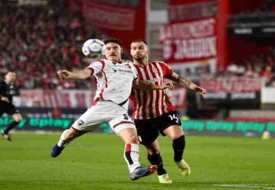 Lo sacó de la galera: Con un Reinatti imbatible y el esfuerzo del resto, Newell’s se trajo un puntazo de La Plata