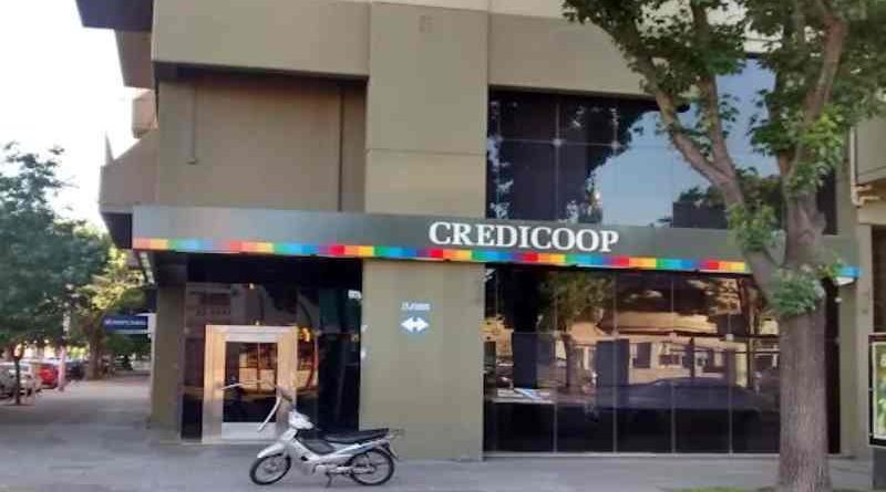 La Bancaria Rosario denuncia despidos injustificados en Banco Credicoop y exige la reincorporación inmediata